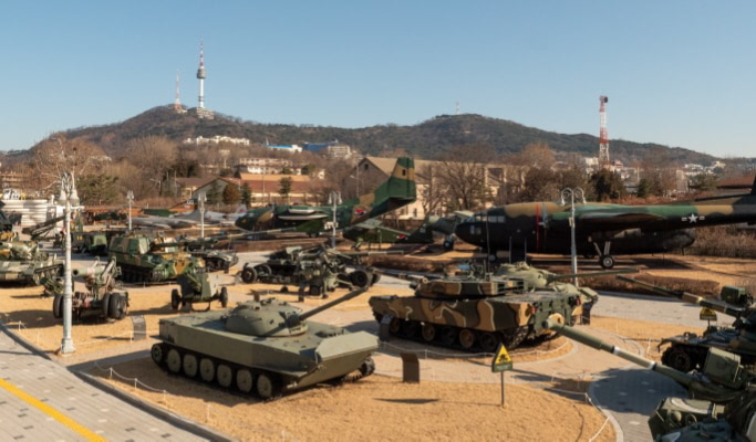 Seoul Walking Tour: War Memorial of Korea (+ Foodie Tour)